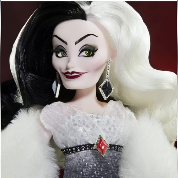 ☆NWT/NIB☆Disney Villains Collection☆CRUELLA DE VIL contemporary Disney Doll☆ - Picture 7 of 15
